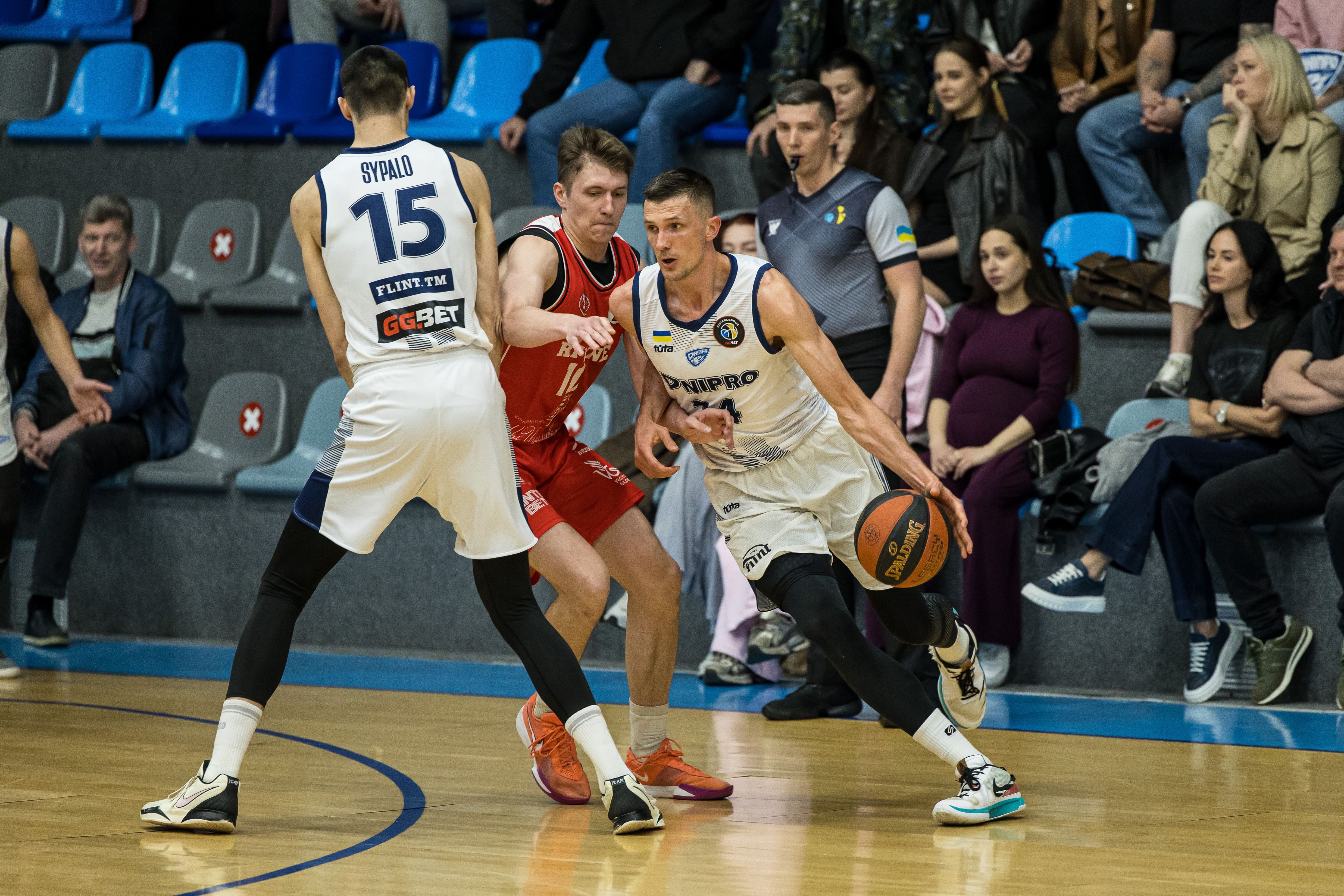 Дніпро здобув перемогу у першому півфінальному матчі із Рівне-ОШВСМ